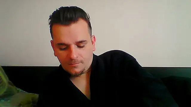 Snapshot of Huge_cock22cm chatting on April 23, 6:47 am Huge cock22cm online show from April 23, 6:47 am