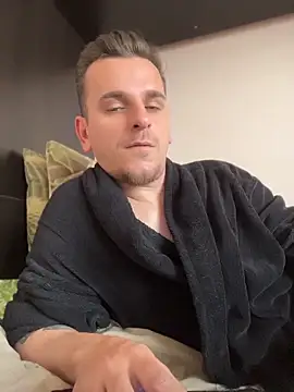 Snapshot of Huge_cock22cm chatting on April 25, 1:41 pm Huge cock22cm online show from April 25, 1:41 pm