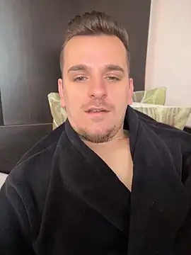Snapshot of Huge_cock22cm chatting on May 2, 7:35 am Huge cock22cm online show from May 2, 7:35 am