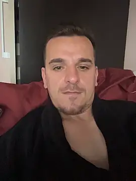 Snapshot of Huge_cock22cm chatting on May 21, 10:00 am Huge cock22cm online show from May 21, 10:00 am