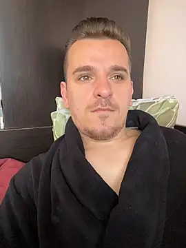 Snapshot of Huge_cock22cm chatting on May 23, 7:46 am Huge cock22cm online show from May 23, 7:46 am