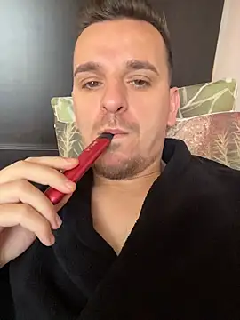 Snapshot of Huge_cock22cm chatting on May 29, 6:44 am Huge cock22cm online show from May 29, 6:44 am