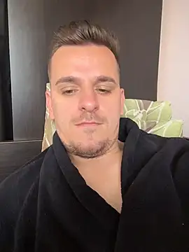 Snapshot of Huge_cock22cm chatting on May 31, 6:53 am Huge cock22cm online show from May 31, 6:53 am