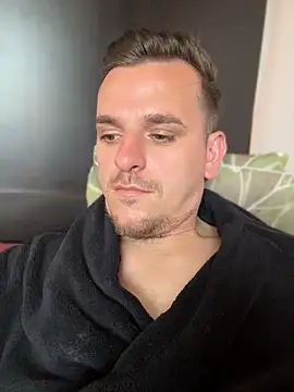 Snapshot of Huge_cock22cm chatting on June 5, 1:28 pm Huge cock22cm online show from June 5, 1:28 pm