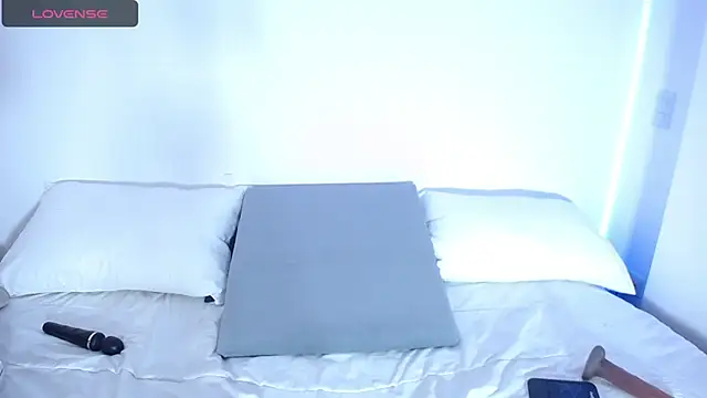 megan bluee23 online show from December 9, 1:45 pm