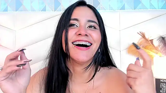 Snapshot of Brenda_Garcia chatting on February 25, 3:31 am Brenda Garcia online show from February 25, 3:31 am