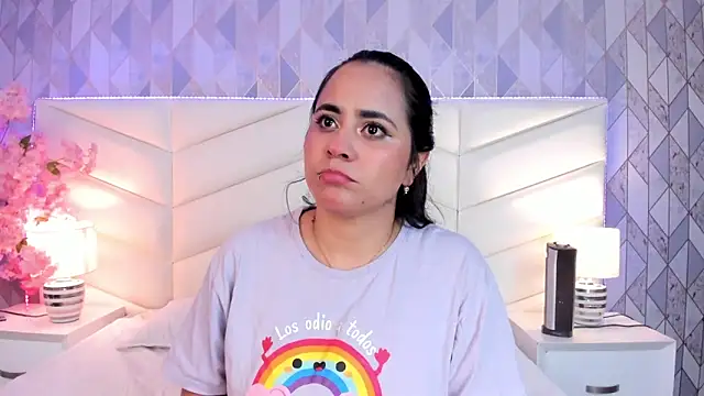 Snapshot of Brenda_Garcia chatting on March 4, 10:38 pm Brenda Garcia online show from March 4, 10:38 pm