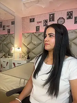 Snapshot of Brenda_Garcia chatting on October 10, 8:08 pm Brenda Garcia online show from October 10, 8:08 pm