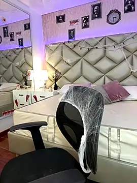 Snapshot of Brenda_Garcia chatting on October 15, 8:20 pm Brenda Garcia online show from October 15, 8:20 pm