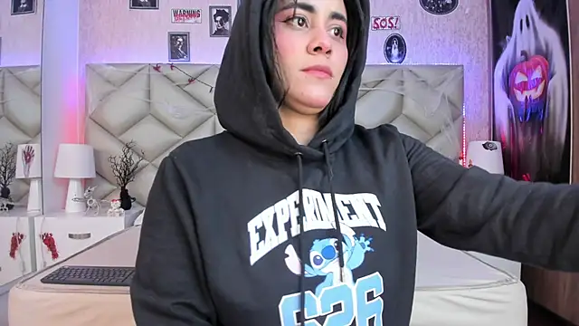 Snapshot of Brenda_Garcia chatting on October 22, 8:08 pm Brenda Garcia online show from October 22, 8:08 pm