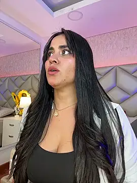 Snapshot of Brenda_Garcia chatting on November 11, 8:31 pm Brenda Garcia online show from November 11, 8:31 pm