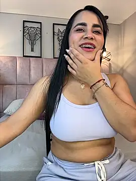 Snapshot of Brenda_Garcia chatting on November 26, 12:17 pm Brenda Garcia online show from November 26, 12:17 pm