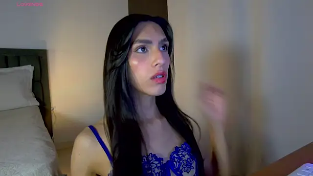 Snapshot of AlanaSofiia chatting on May 18, 2:56 pm AlanaSofiia online show from May 18, 2:56 pm