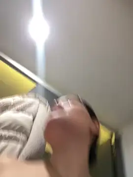 Snapshot of melanny10 chatting on March 22, 5:09 pm melanny10 online show from March 22, 5:09 pm