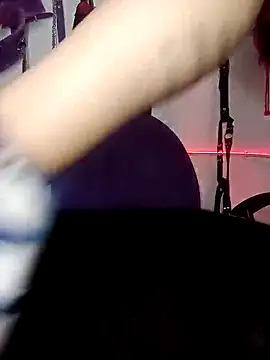 LucyStrike  online show from March 24, 9:25 am