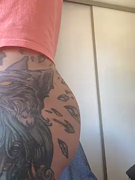 Luccreccia  online show from October 11, 12:15 pm