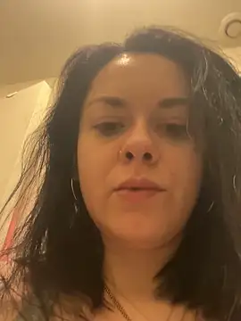 Luccreccia  online show from March 29, 9:09 am