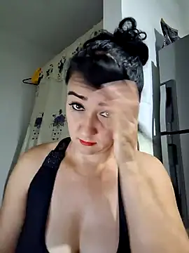 Snapshot of taalia chatting on December 22, 12:17 am taalia online show from December 22, 12:17 am