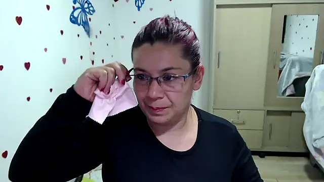 Snapshot of lilisa777 chatting on February 8, 12:17 am lilisa777 online show from February 8, 12:17 am