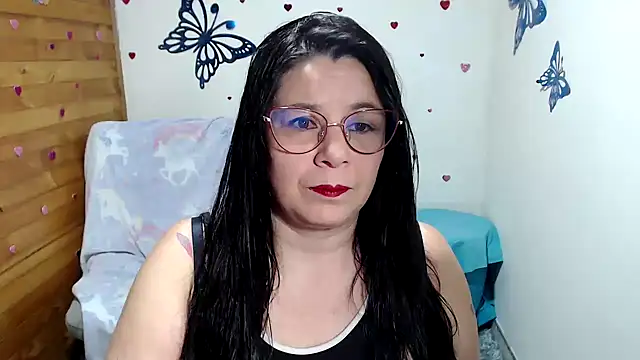 Snapshot of lilisa777 chatting on October 6, 12:19 am lilisa777 online show from October 6, 12:19 am