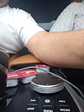 Snapshot of roxy_bigtits1 chatting on December 18, 1:12 pm roxy bigtits1 online show from December 18, 1:12 pm