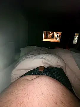 Snapshot of roxy_bigtits1 chatting on December 19, 12:34 am roxy bigtits1 online show from December 19, 12:34 am