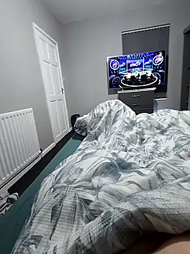 Snapshot of roxy_bigtits1 chatting on December 24, 11:11 pm roxy bigtits1 online show from December 24, 11:11 pm