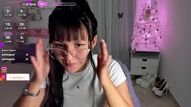 cute roxy online show from November 27, 3:08 am