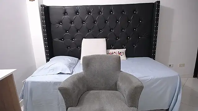 renata salinas 1 online show from February 20, 9:04 pm