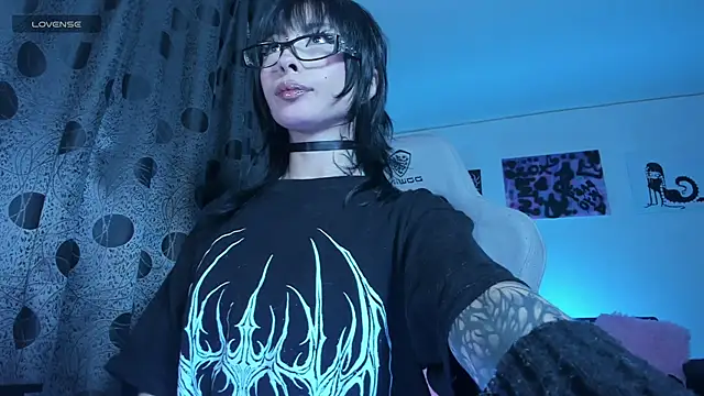 satanbabee online show from January 6, 12:14 am