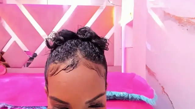 Snapshot of Scarlett-Bonnet chatting on February 8, 8:09 am Scarlett-Bonnet online show from February 8, 8:09 am