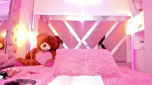 Snapshot of Scarlett-Bonnet chatting on March 22, 7:15 am Scarlett-Bonnet online show from March 22, 7:15 am