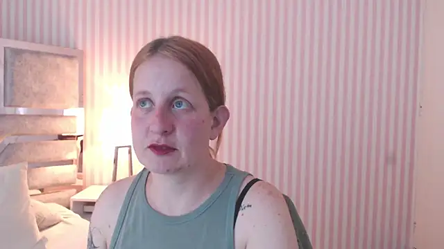 Snapshot of ViioletaMora chatting on February 5, 10:33 pm ViioletaMora online show from February 5, 10:33 pm