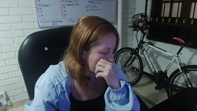 Snapshot of ViioletaMora chatting on February 13, 12:02 am ViioletaMora online show from February 13, 12:02 am