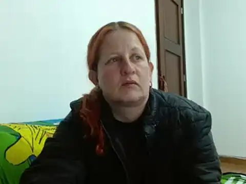 Snapshot of ViioletaMora chatting on October 13, 5:07 am ViioletaMora online show from October 13, 5:07 am