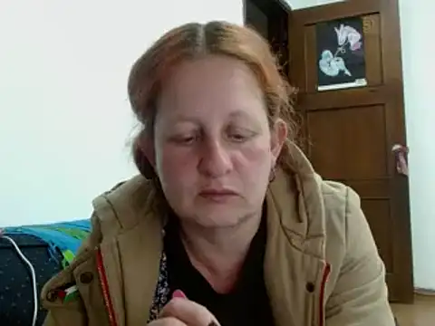 Snapshot of ViioletaMora chatting on October 17, 6:16 am ViioletaMora online show from October 17, 6:16 am