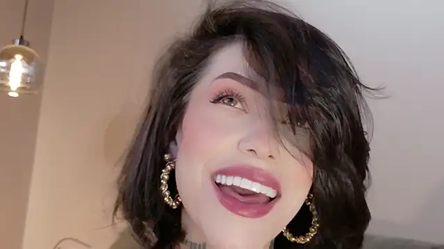 Hannah Borbon online show from March 22, 2:37 am