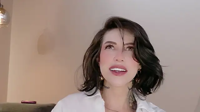 Hannah Borbon online show from March 31, 2:46 am