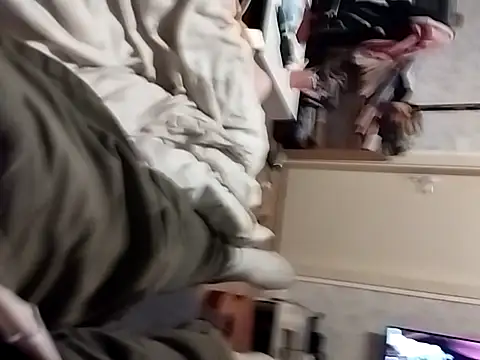 Snapshot of Micke0089 chatting on December 1, 2:27 am Micke0089 online show from December 1, 2:27 am