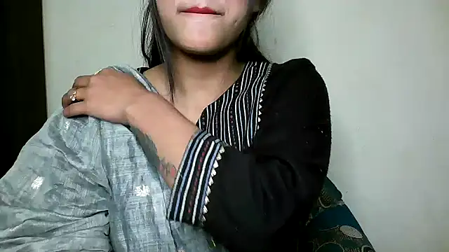 Snapshot of Princess_noorjahan chatting on February 16, 2:21 pm Princess noorjahan online show from February 16, 2:21 pm