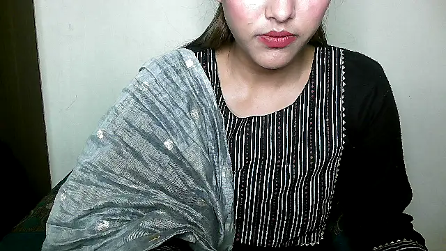 Snapshot of Princess_noorjahan chatting on March 1, 6:43 pm Princess noorjahan online show from March 1, 6:43 pm