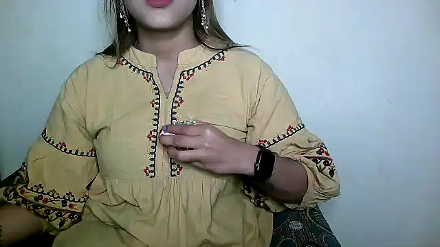 Snapshot of Princess_noorjahan chatting on March 6, 7:10 pm Princess noorjahan online show from March 6, 7:10 pm