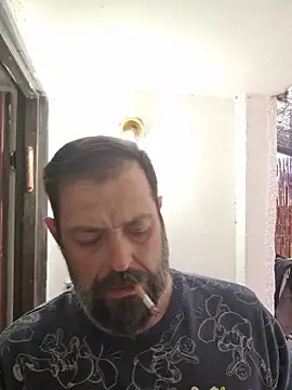 Snapshot of zefside42 chatting on December 21, 12:12 pm zefside42 online show from December 21, 12:12 pm