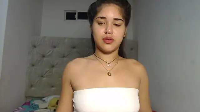 Snapshot of Melody_phillips2 chatting on October 19, 10:38 am Melody phillips2 online show from October 19, 10:38 am