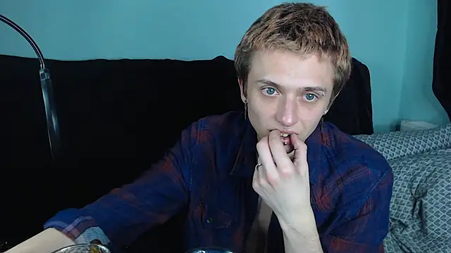 axxxturel online show from December 2, 7:36 am