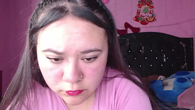 NikkiRous  online show from March 5, 7:06 pm