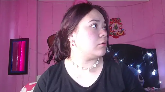 NikkiRous  online show from November 10, 1:21 pm