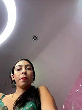 Snapshot of Ema_azel chatting on February 12, 7:45 pm Ema azel online show from February 12, 7:45 pm