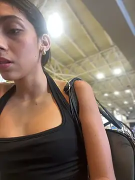 Snapshot of Ema_azel chatting on March 14, 3:58 pm Ema azel online show from March 14, 3:58 pm