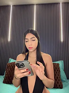 Snapshot of Ema_azel chatting on December 16, 1:38 pm Ema azel online show from December 16, 1:38 pm